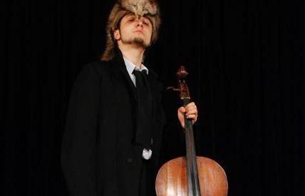 Spektakl "Serenada" w reżyserii Bogusława Fronia.